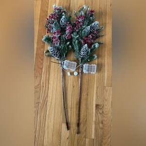 Set of 2 Martha Stewart winter berry light up decor